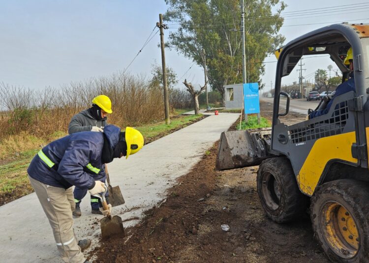 AVANZA LA OBRA DE LA BICISENDA ENTRE VILLA CANTO Y LA EMILIA